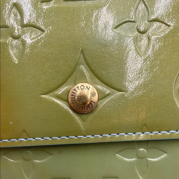 Louis Vuitton Olive Green Crossbody Bag - Picture 4 of 12